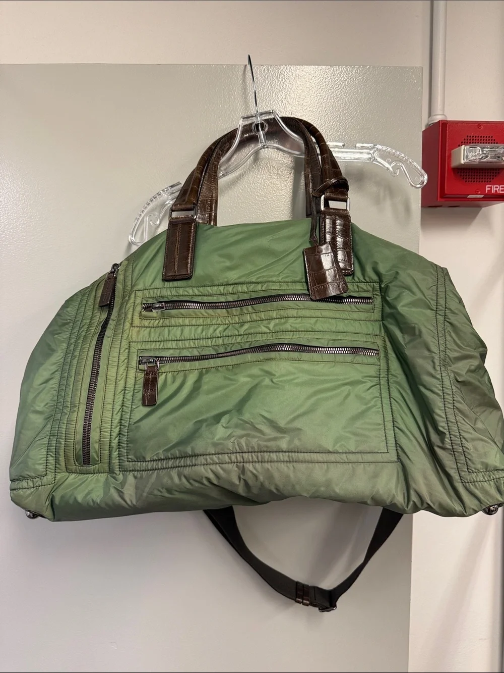 Tods genuine pulls crocodile